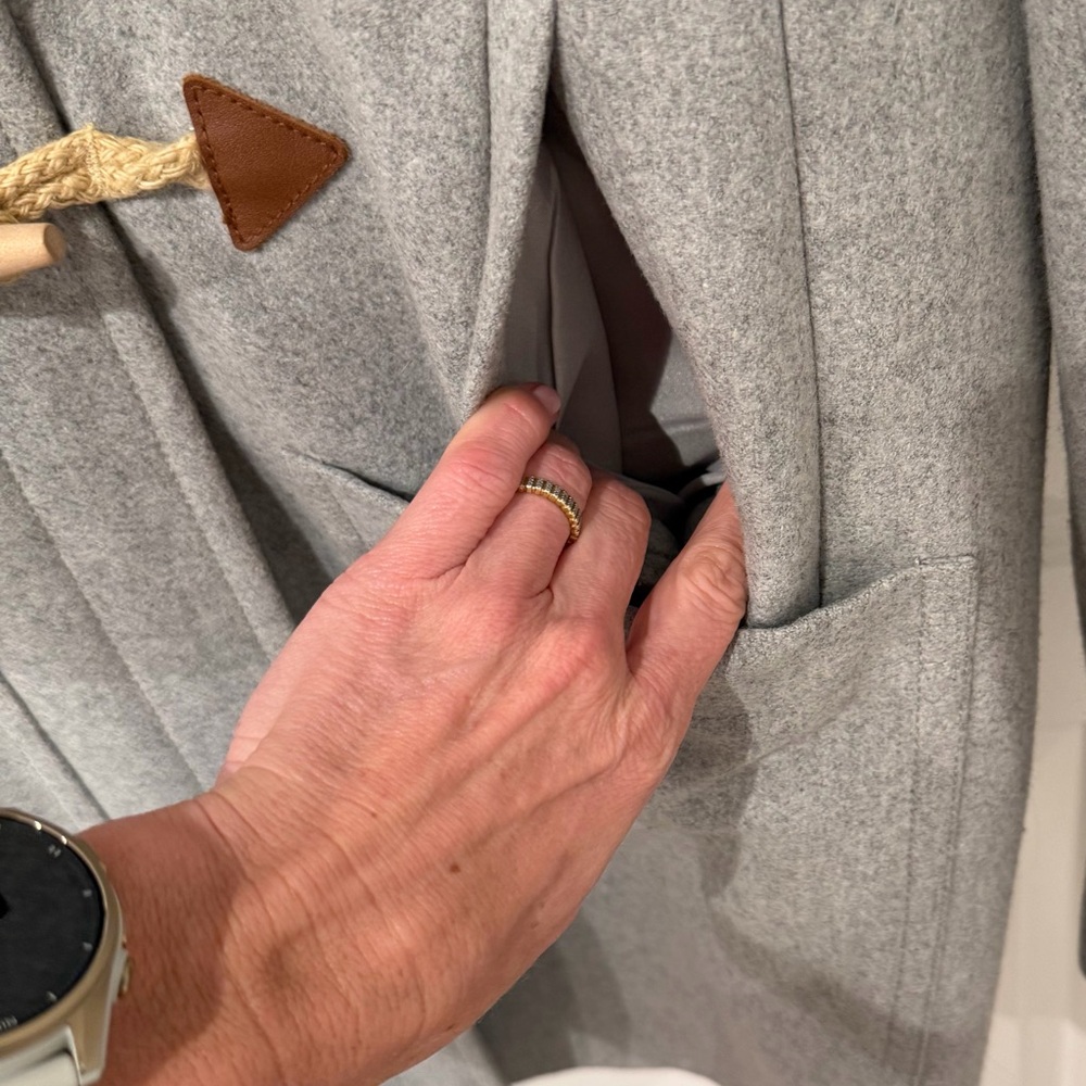 J.CREW WOOL MELTON
TOGGLE COAT HTHR LIGHT GREY SIZE 8 GREAT CONDITION - Picture 9 of 11